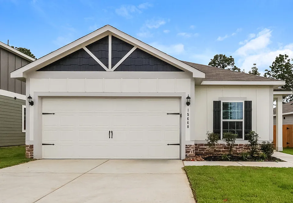 15648 Plum Brook Dr