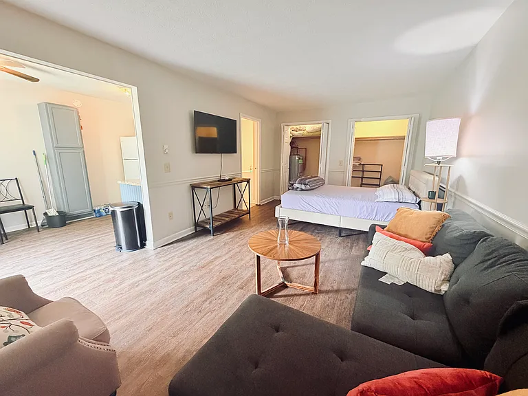 115 E Walnut St #42 — Photo 8