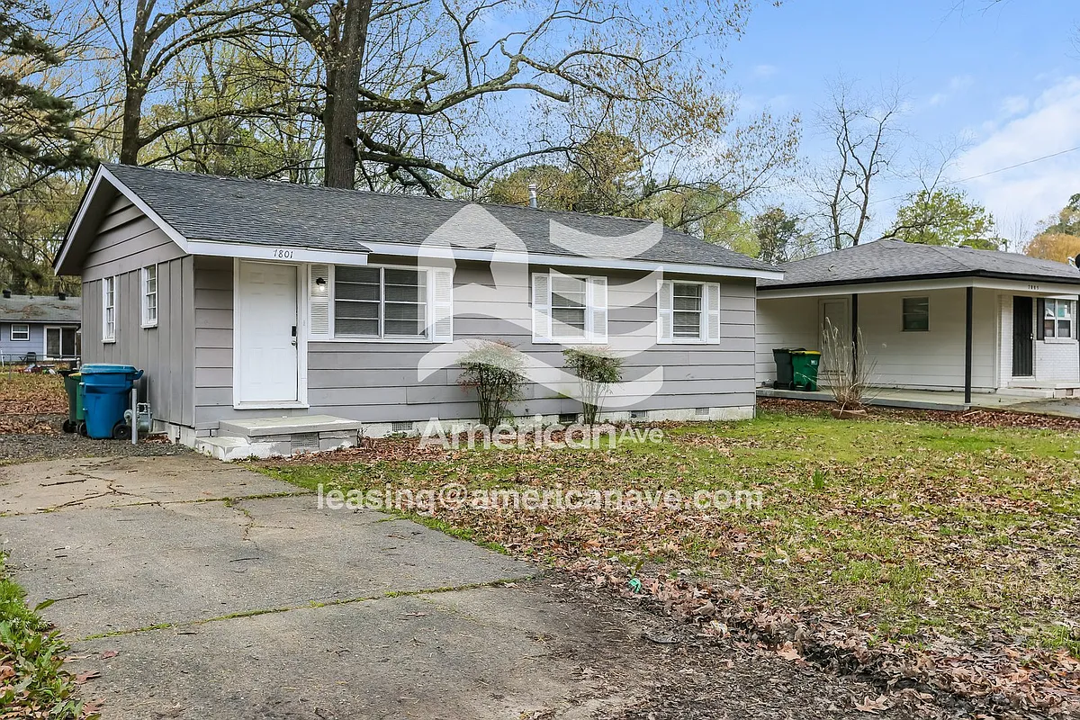 339555_002_front_view_13649531.jpg - 7801 Bradley Dr