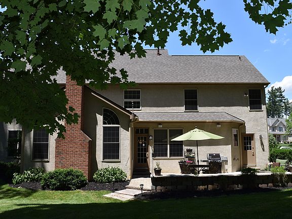 4th image of 5582 Lynbrook Ln