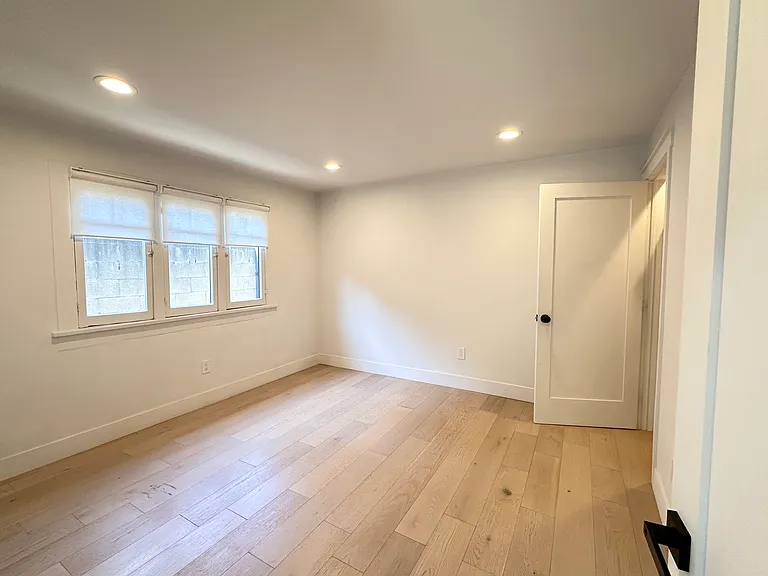 4336 Toland Way — Photo 32