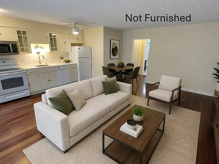 2130 N Beachwood Dr #3 — Photo 1