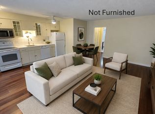 2130 N Beachwood Dr #3, Los Angeles, CA 90068