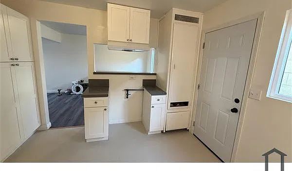 3 bed, 1000 sqft, $3,500 — Photo 1