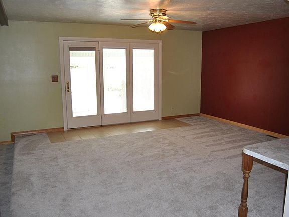 3rd image of 455 E 25th St