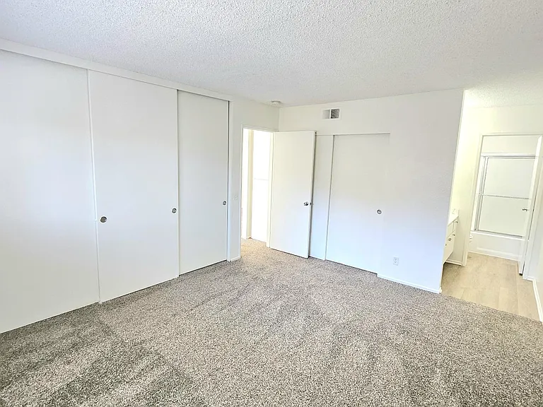 AMBERWOOD APARTMENTS — Photo 13
