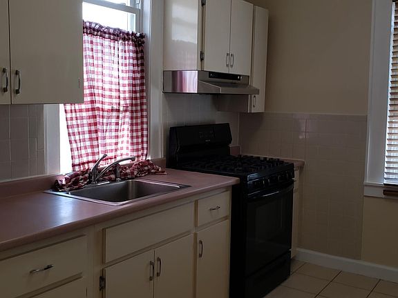 4th image of 9014 180th St Floor 2