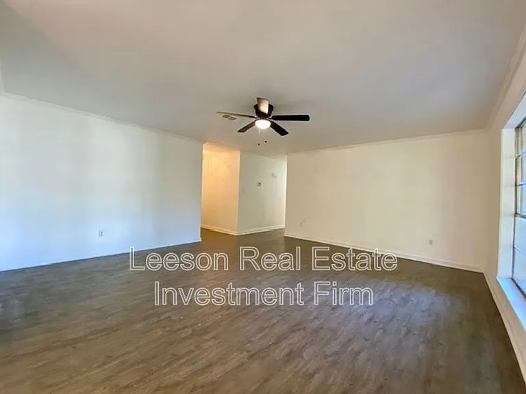 121 Tooke Dr — Photo 5