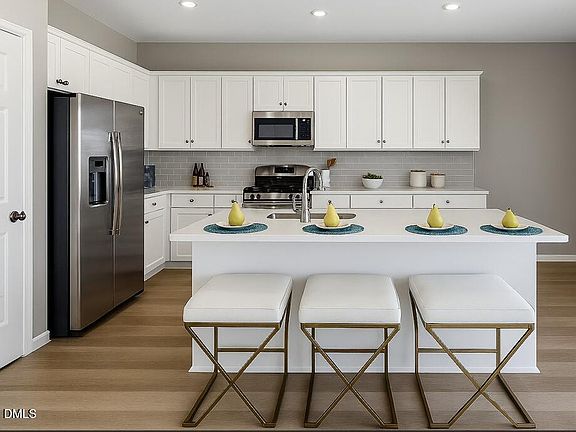 3rd image of 320 Short Ridge Way