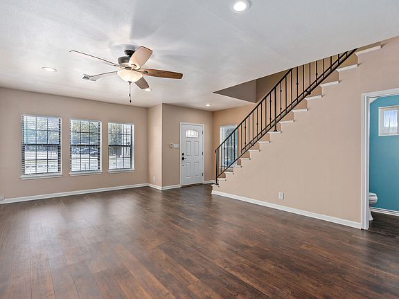 4th image of 225 Elmhurst Ave