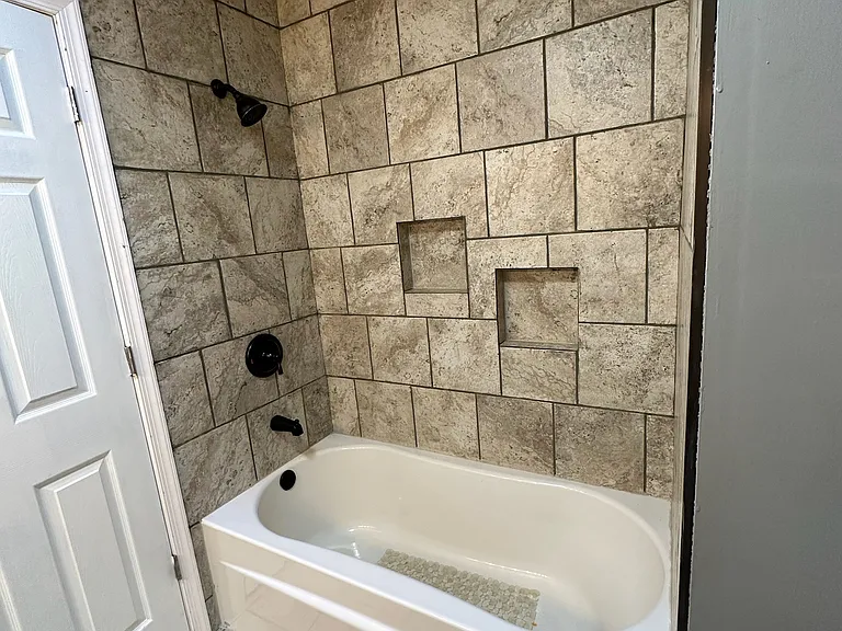 1709 Quenon Ct — Photo 5