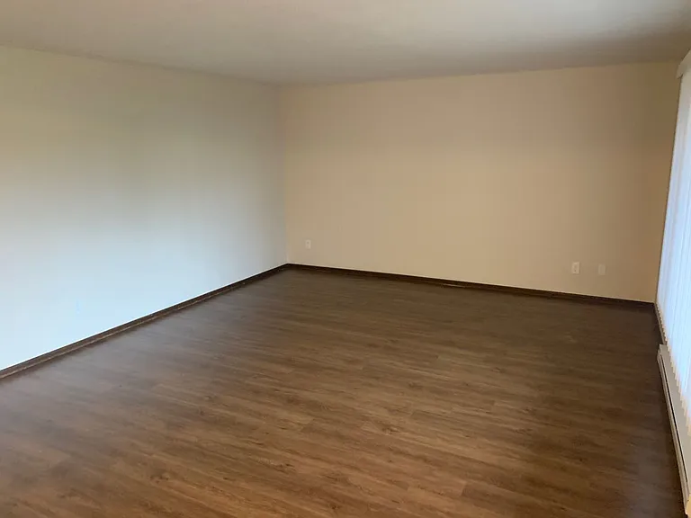 128-152 Idylwood Dr SE — Photo 3
