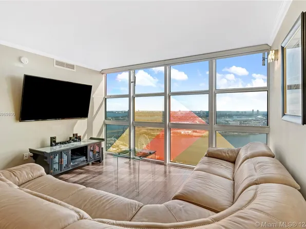 50 Biscayne Blvd #4004, Miami, FL 33131