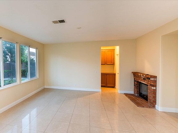 4th image of 7458 Maggie Ln