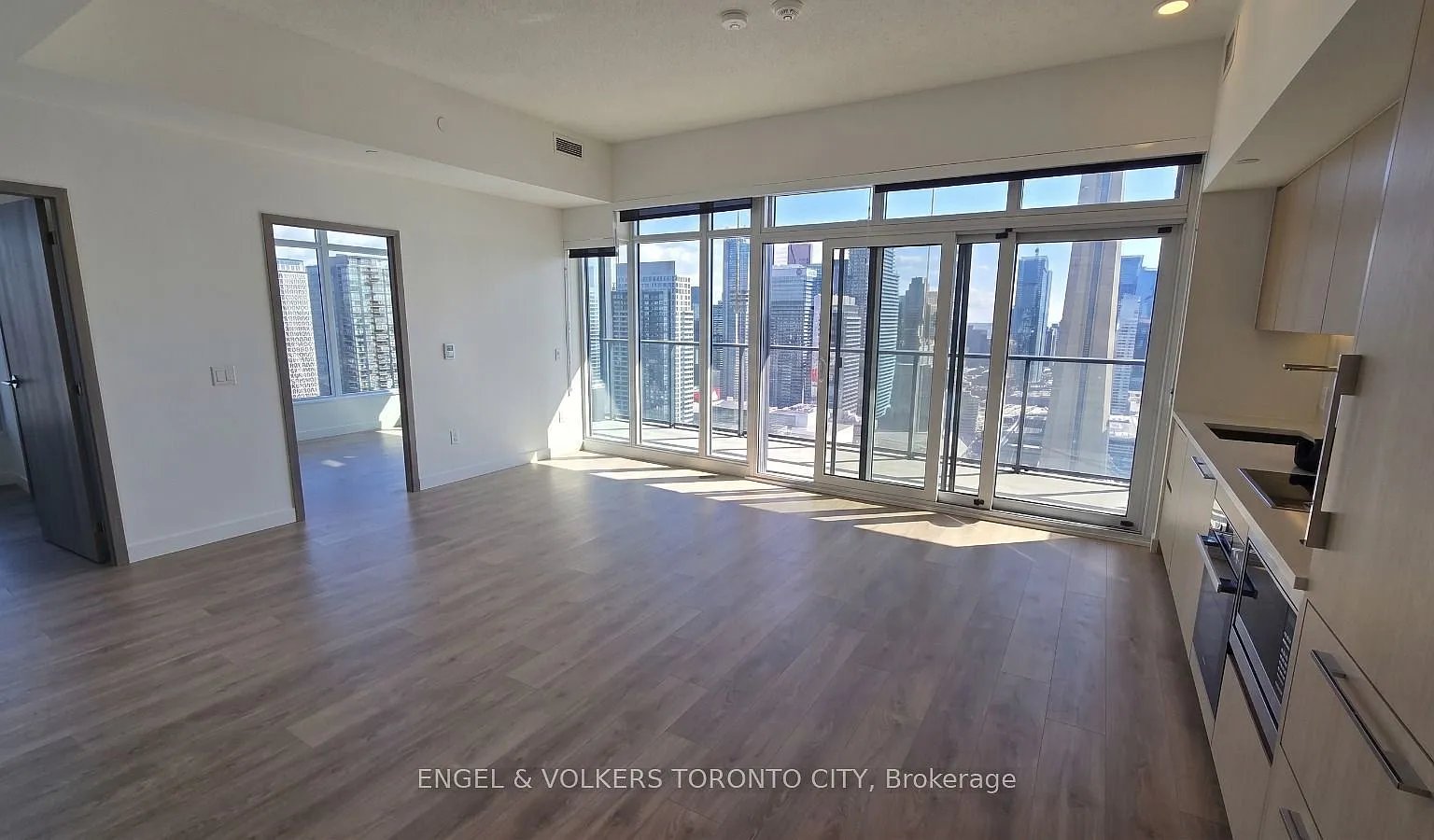 Canada House — Photo 2