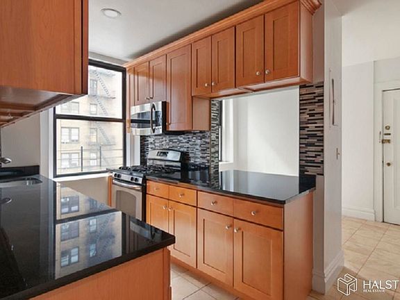 3rd image of 260 W 72nd St APT 7B