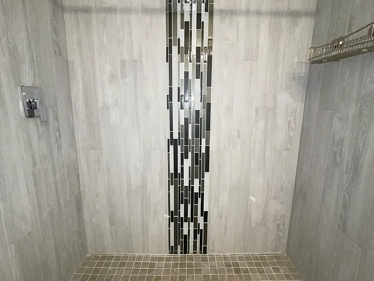 2831 N Oakland Forest Dr #101 — Photo 66