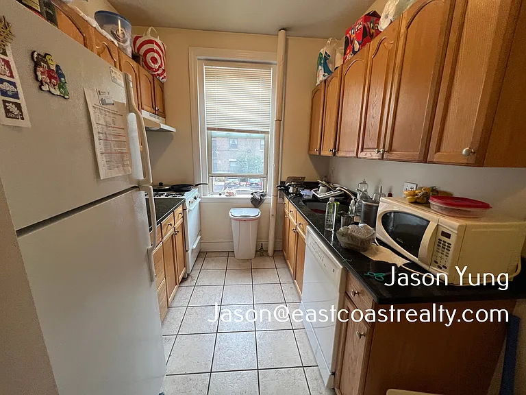 27 Queensberry St #3 — Photo 11