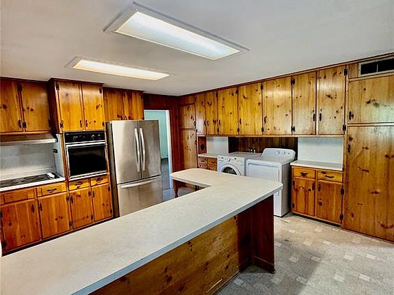 5th image of 407 Killarney Dr