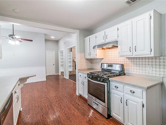 5th image of 118 Woodmont Dr