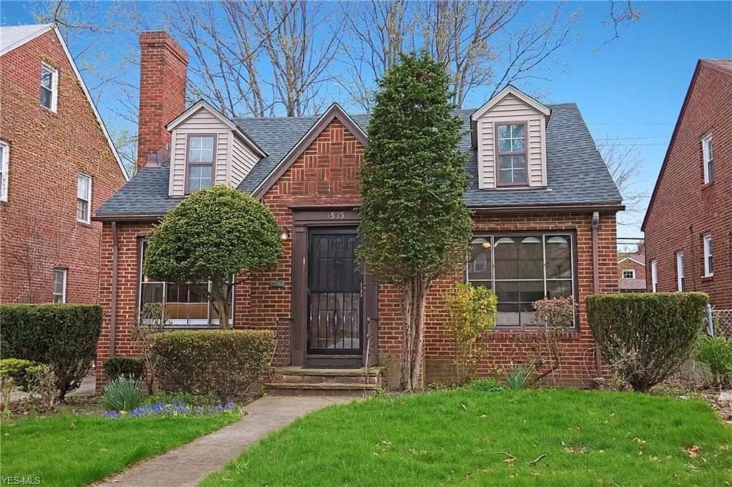 3535 Bainbridge Rd photo 1