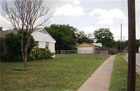 3rd image of 655 Holly Ln