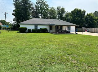 20796 Dawn Hill East Rd, Gentry, AR 72734