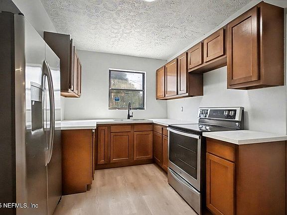 5th image of 8808 NORFOLK Boulevard