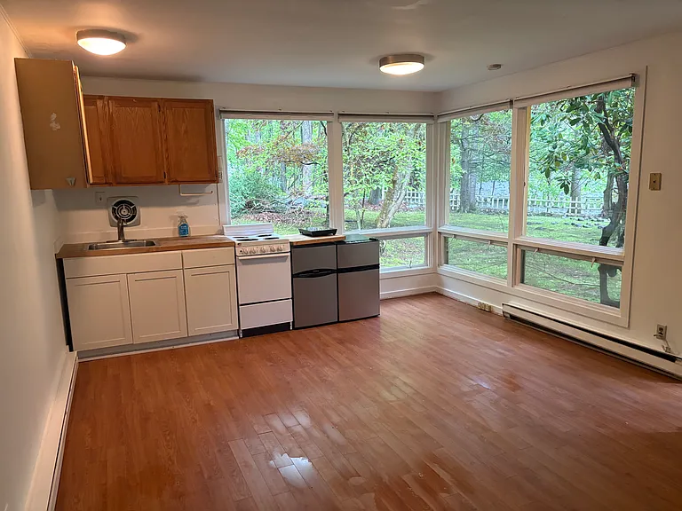 7 Ballantine Ln #B — Photo 9