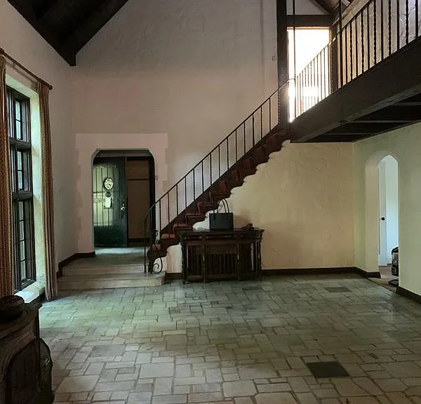 6301 Alexander Dr — Photo 2