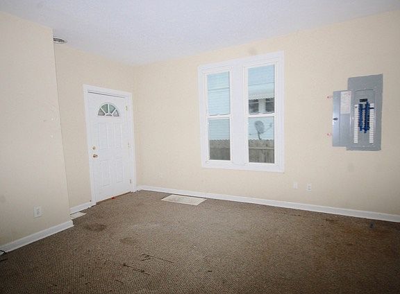 4th image of 918 Staunton Ave NW