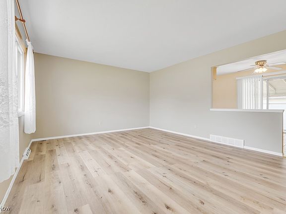 2nd image of 34664 Iris Ln