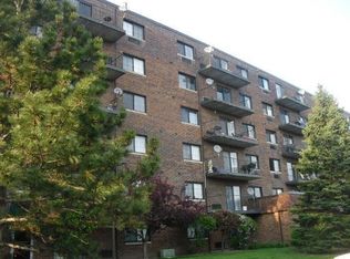 500 Manda Ln UNIT 401, Wheeling, IL 60090