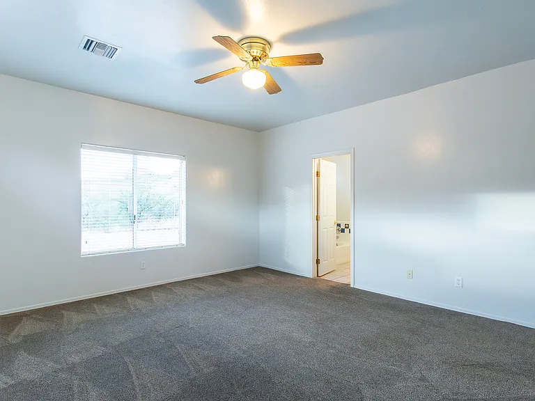 392 Falcon Ct — Photo 21