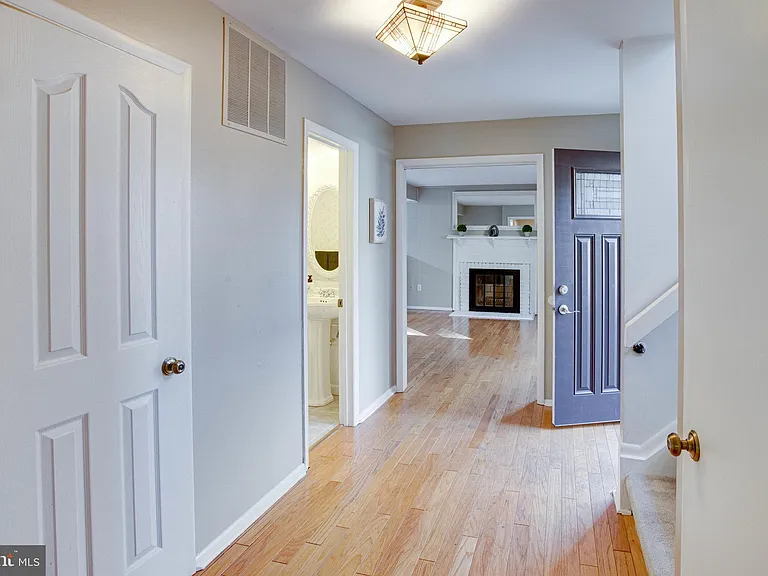 12303 Mulberry Ct — Photo 5