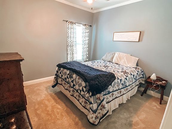 4th image of 3817 Berkshire Way