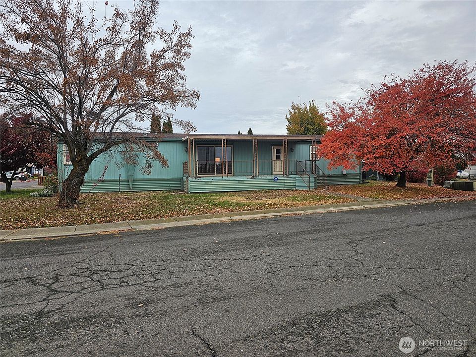 1st image of 923 NE Belroy