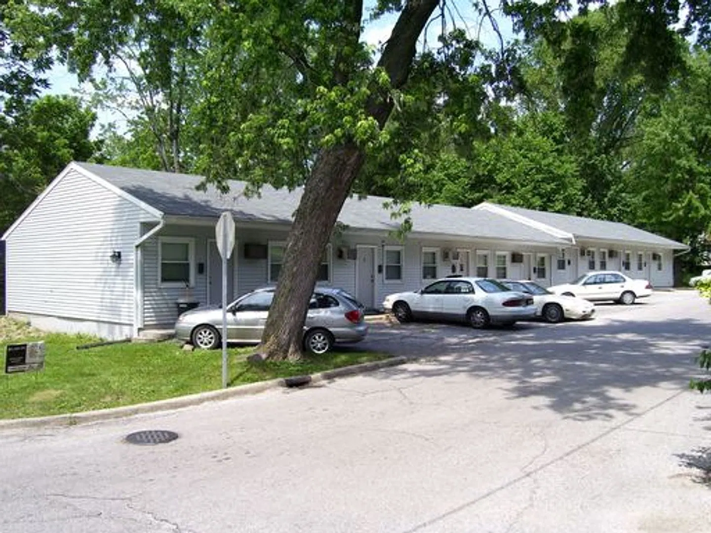 1002 N Jackson — Photo 1
