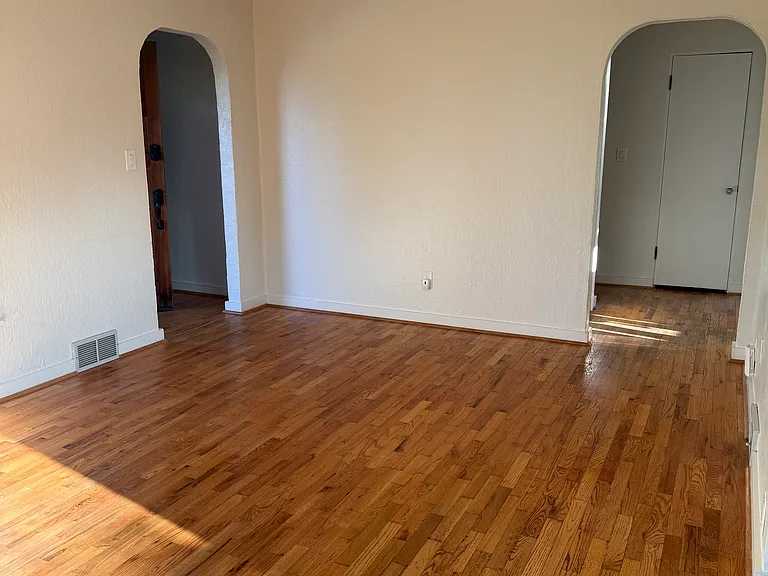 732 S Monroe St — Photo 9