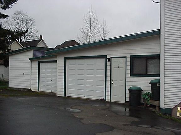 2nd image of 918 Washington Ave