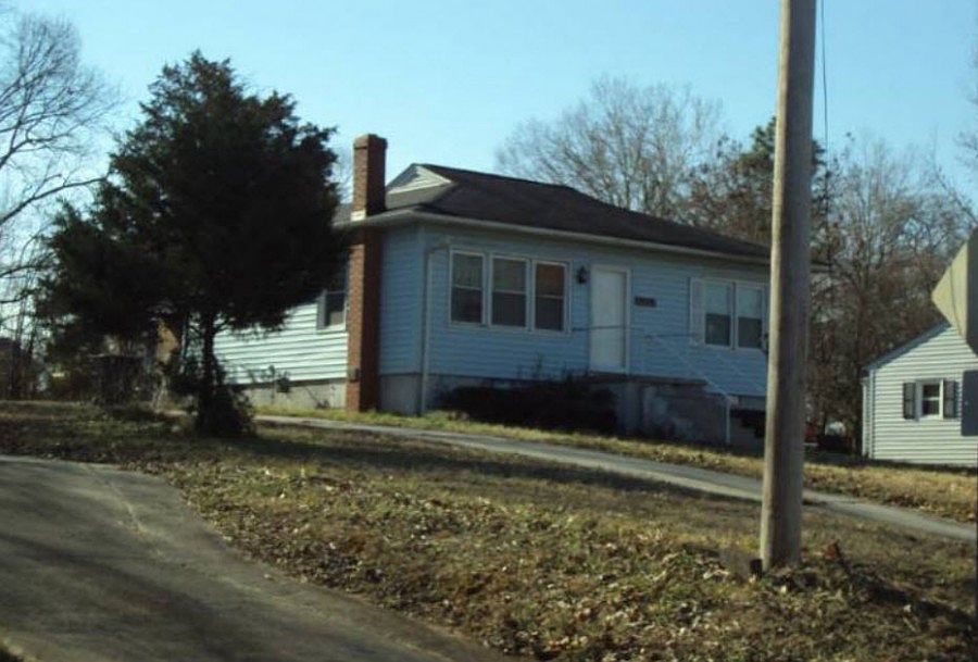 2nd image of 2108 S Ashland Dr