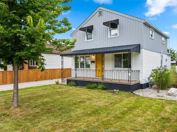 2682 Clemenceau Blvd, Windsor, ON N8T 2P6