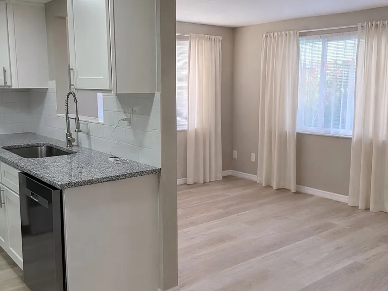 Ridge Crest Dr — Photo 12