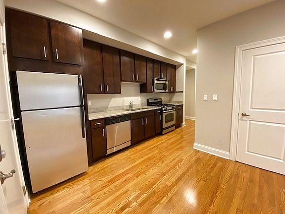 3rd image of 421 W Belmont Ave #D-2