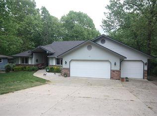 16 Churchill Dr, Rogers, AR 72715