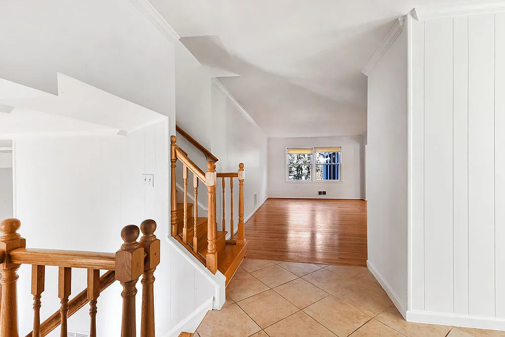 4 bed, 2376 sqft, $3,800 — Photo 3
