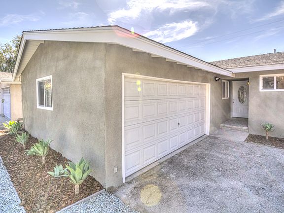 4th image of 2767 E Hillcrest Dr