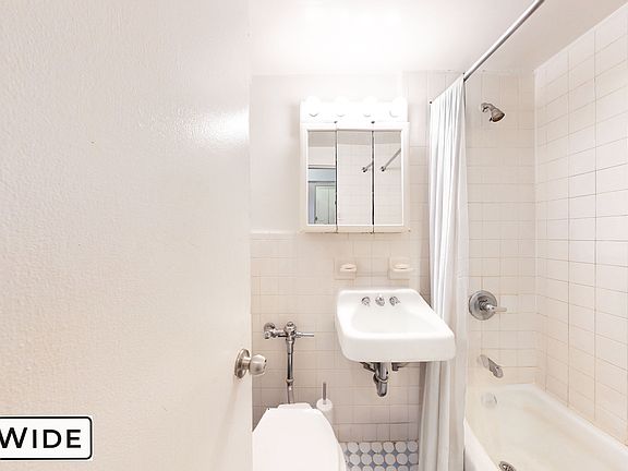 4th image of 326 Columbus Ave APT 2E