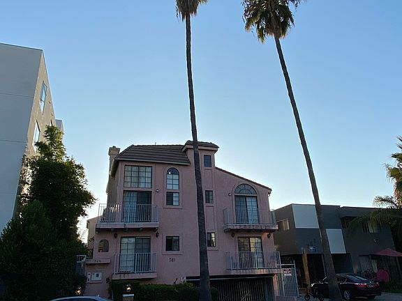 2nd image of 749 N Hudson Ave #103
