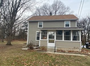 8229 Monroe Rd, Lambertville, MI 48144